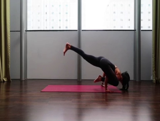 Reap The Benefits Of Lizard Pose - Zuda Yoga